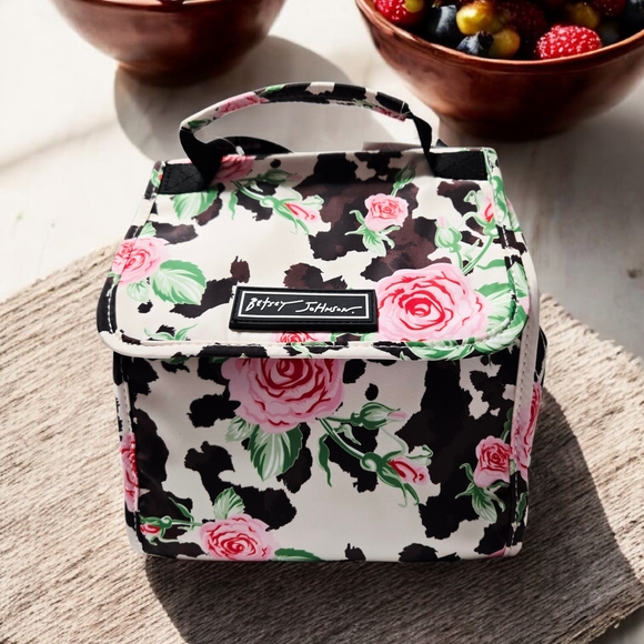 Betsey Johnson Handbags - NEW Betsey Johnson Floral Insulated Lunch Bag with Pink Roses 8"x8"×5" NWT